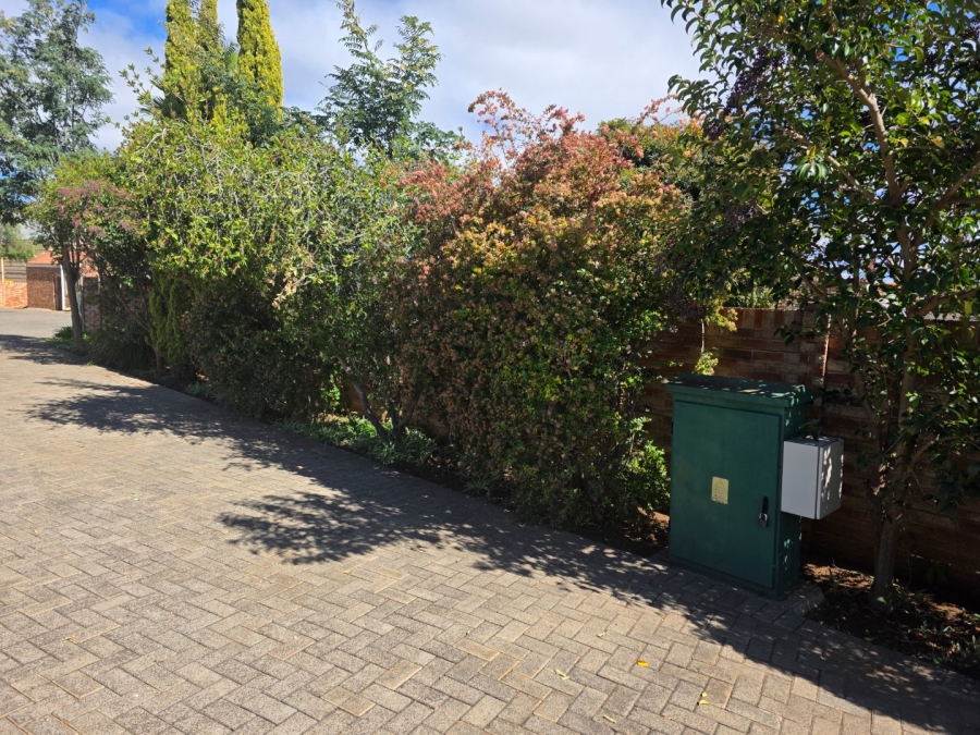 2 Bedroom Property for Sale in Langenhovenpark Free State